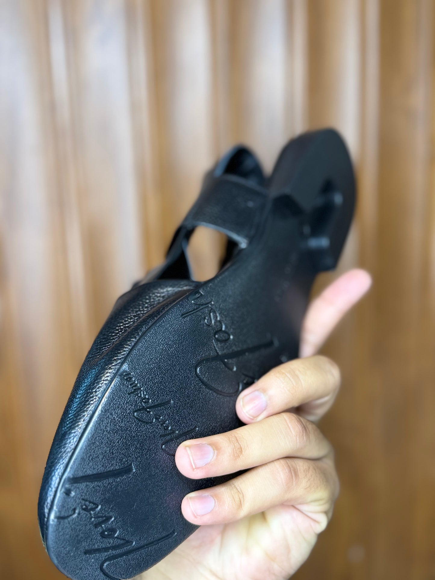 Purse Packing Peshawari chappal